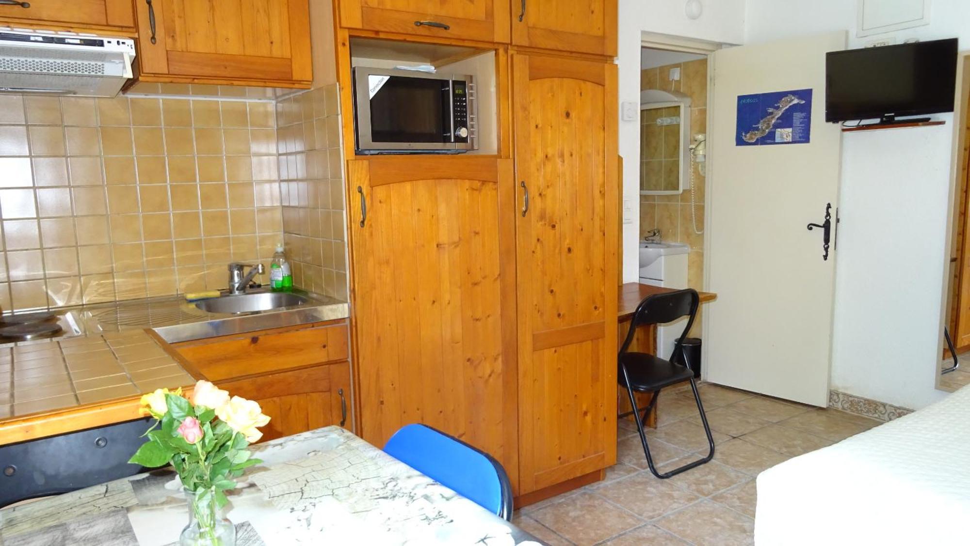 Location Villa Et Studios Roquebrune-Sur-Argens Roquebrune-sur-Argens Exterior foto