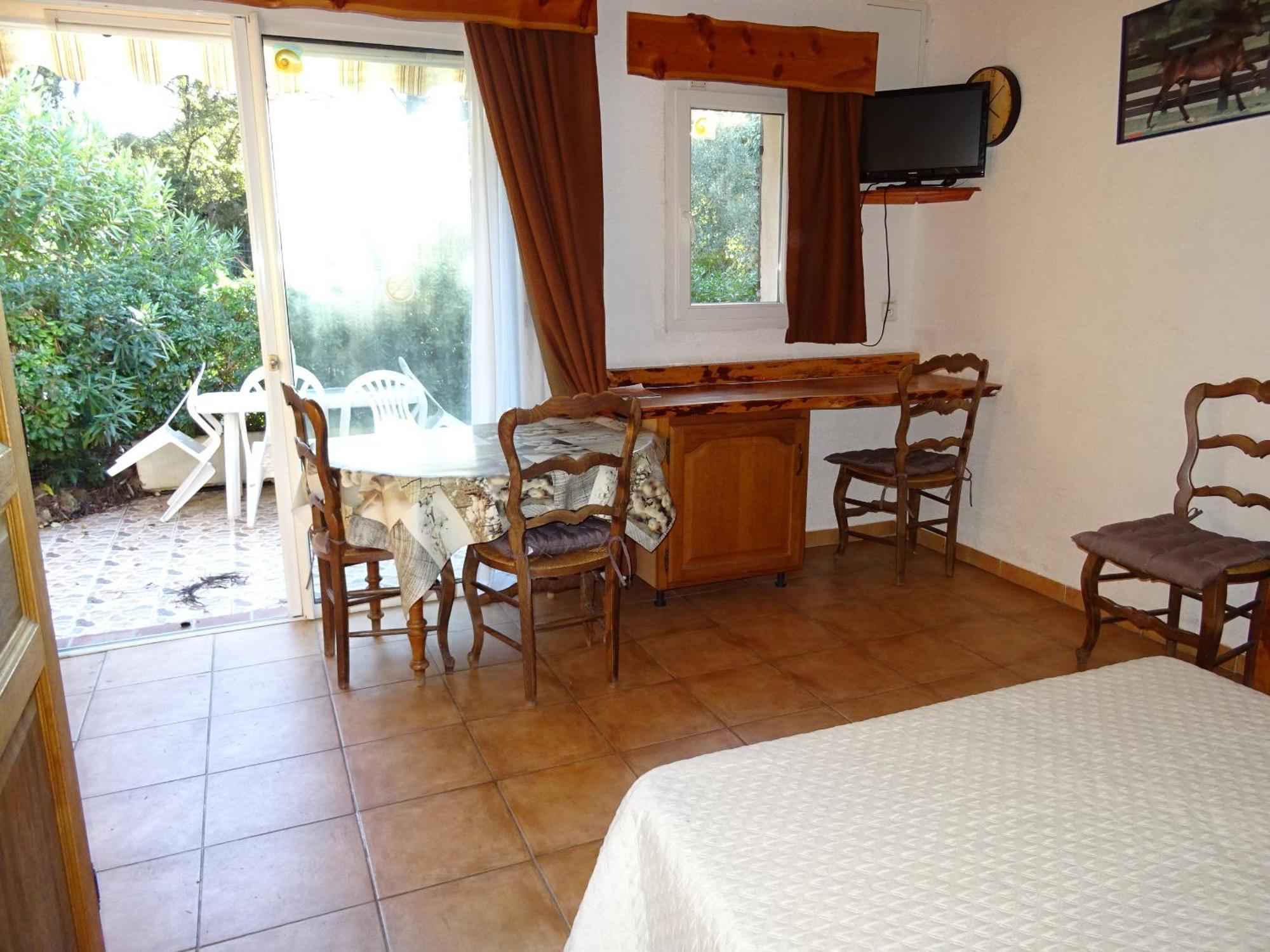 Location Villa Et Studios Roquebrune-Sur-Argens Roquebrune-sur-Argens Exterior foto